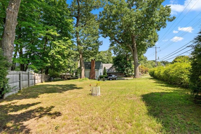82 Point Grove Rd, Southwick, MA 01077