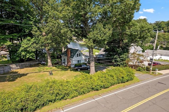 82 Point Grove Rd, Southwick, MA 01077