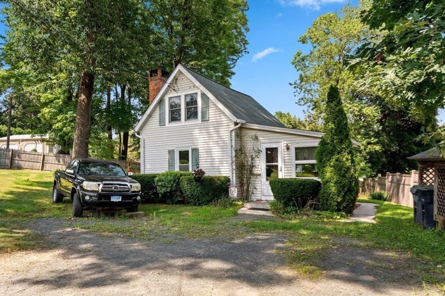 82 Point Grove Rd, Southwick, MA 01077
