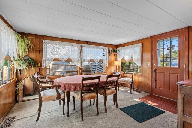 82 Point Grove Rd, Southwick, MA 01077