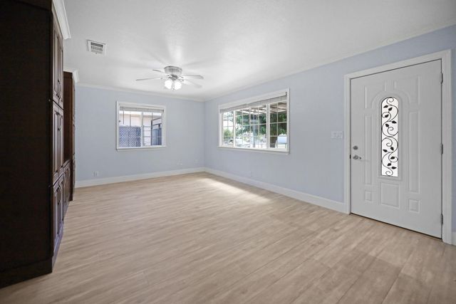 1050 Taber St, West Sacramento, CA 95605