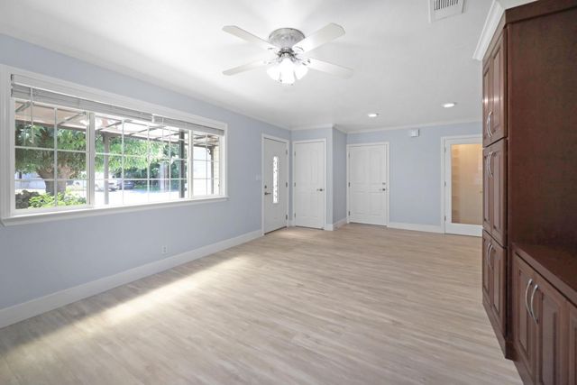 1050 Taber St, West Sacramento, CA 95605
