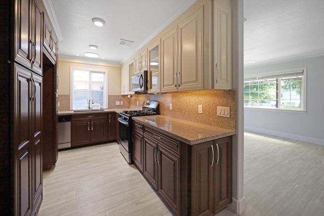 1050 Taber St, West Sacramento, CA 95605