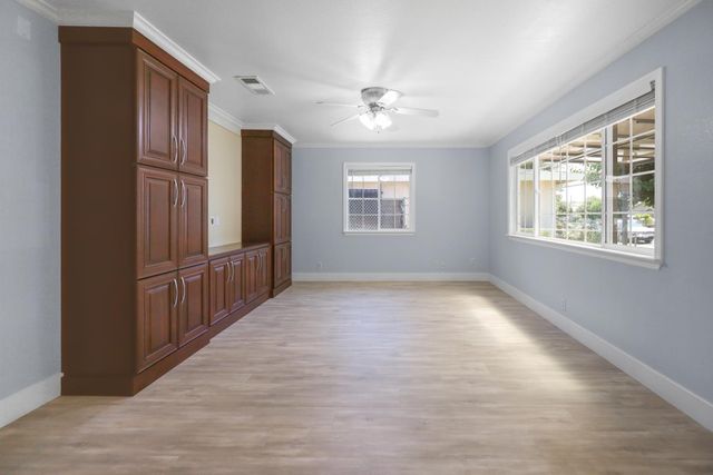1050 Taber St, West Sacramento, CA 95605