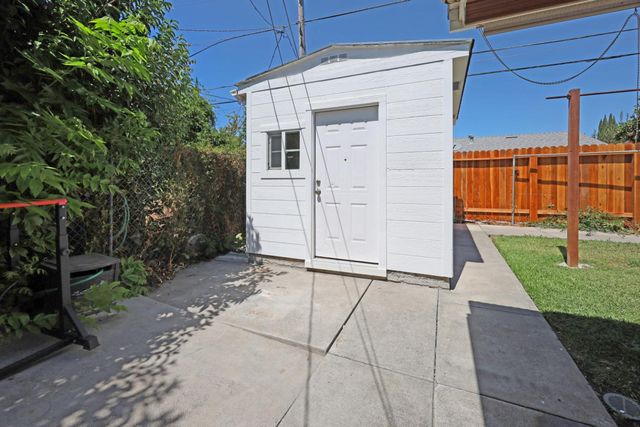 1050 Taber St, West Sacramento, CA 95605