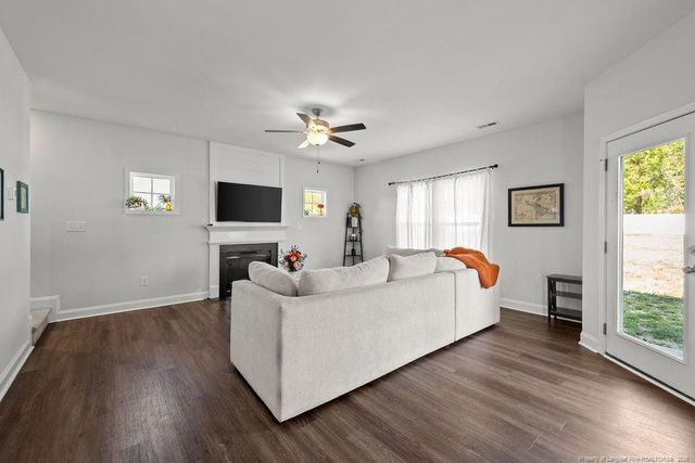 332 Bulldawg Lane, Raeford, NC 28376