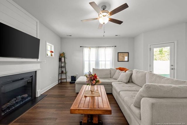 332 Bulldawg Lane, Raeford, NC 28376