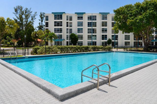 17570 Atlantic Boulevard 306, Sunny Isles Beach, FL 33160