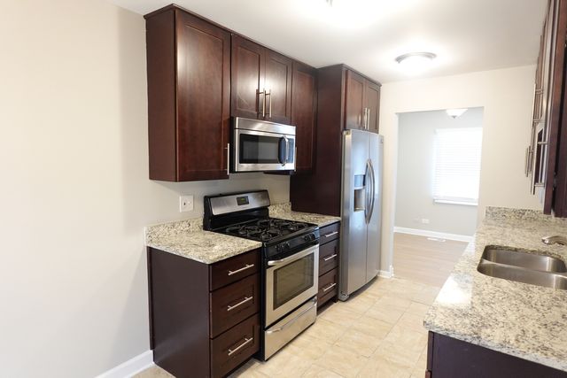 1996 Georgetown Lane, Hoffman Estates, IL 60169