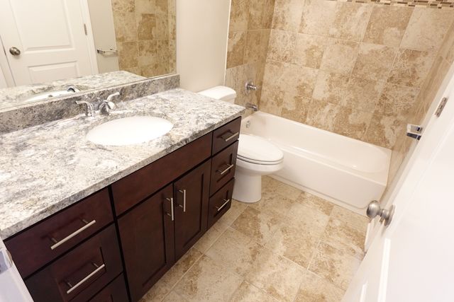 1996 Georgetown Lane, Hoffman Estates, IL 60169