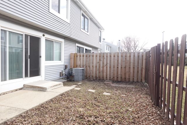 1996 Georgetown Lane, Hoffman Estates, IL 60169