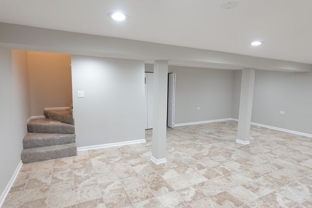 1996 Georgetown Lane, Hoffman Estates, IL 60169