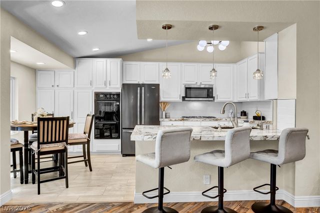 10005 Sail Landing Court, Las Vegas, NV 89117