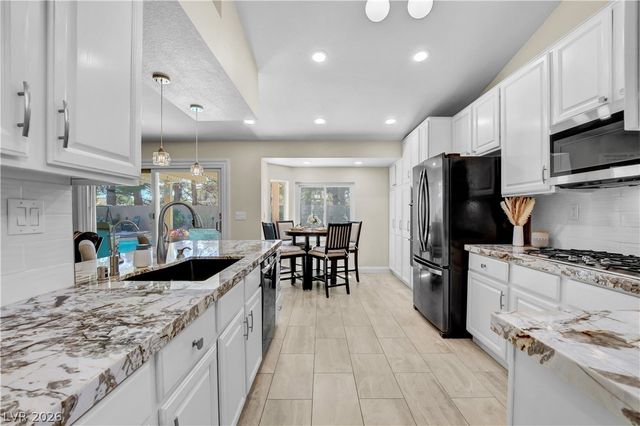 10005 Sail Landing Court, Las Vegas, NV 89117