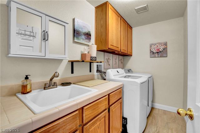 10005 Sail Landing Court, Las Vegas, NV 89117