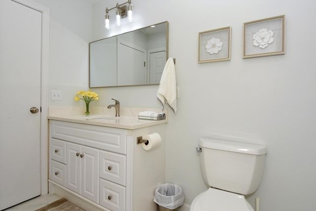 7 Erhardt Ter, Methuen, MA 01844