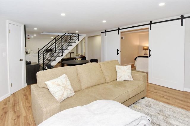 7 Erhardt Ter, Methuen, MA 01844