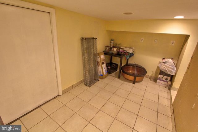 2174 LONG LN, Jamison, PA 18929