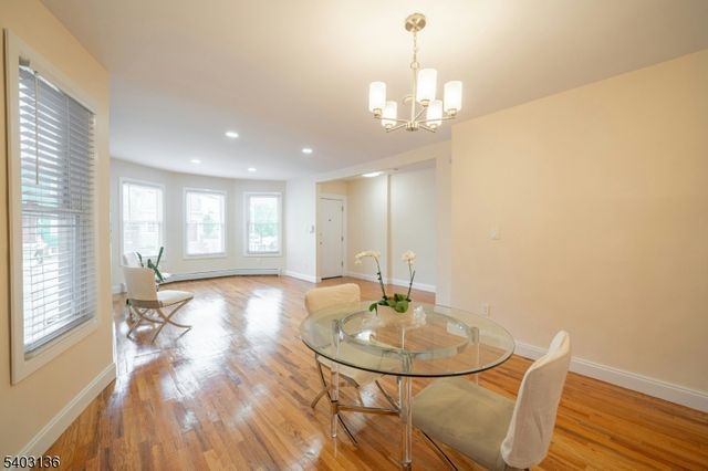 162 Glenwood Ave 3, Jersey City, NJ 07306