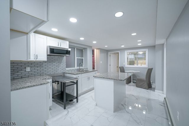 162 Glenwood Ave 3, Jersey City, NJ 07306