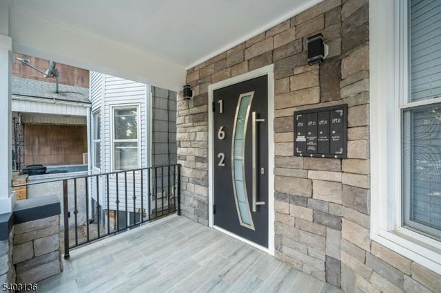 162 Glenwood Ave 3, Jersey City, NJ 07306