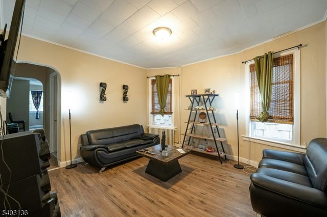 162 Glenwood Ave 3, Jersey City, NJ 07306