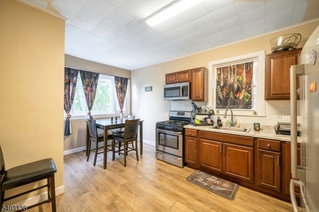 162 Glenwood Ave 3, Jersey City, NJ 07306