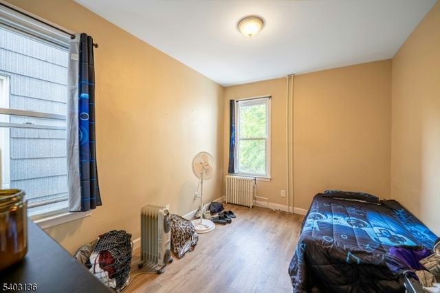 162 Glenwood Ave 3, Jersey City, NJ 07306