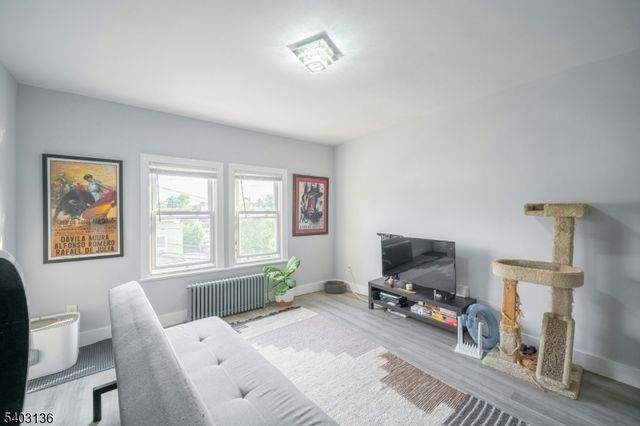 162 Glenwood Ave 3, Jersey City, NJ 07306