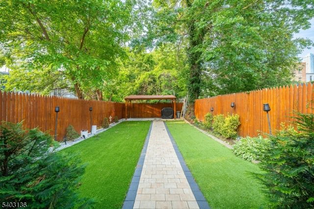 162 Glenwood Ave 3, Jersey City, NJ 07306