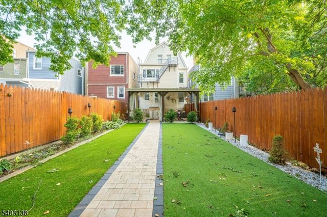 162 Glenwood Ave 3, Jersey City, NJ 07306