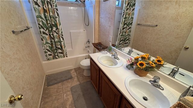 5005 Whispering Spring Avenue, Las Vegas, NV 89131