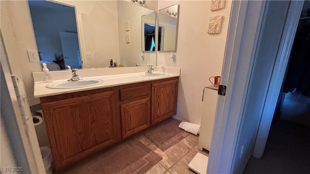 5005 Whispering Spring Avenue, Las Vegas, NV 89131