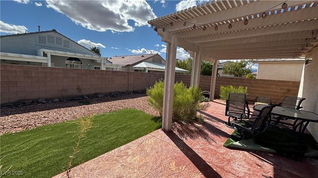 5005 Whispering Spring Avenue, Las Vegas, NV 89131