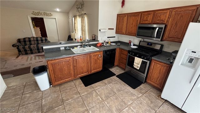 5005 Whispering Spring Avenue, Las Vegas, NV 89131