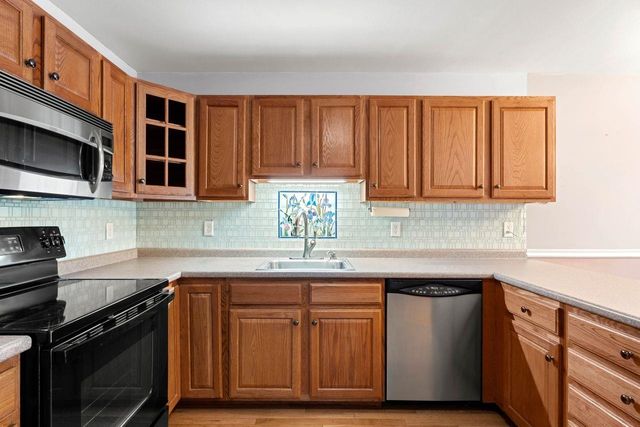 33 Brookview Road, Windham, NH 03087