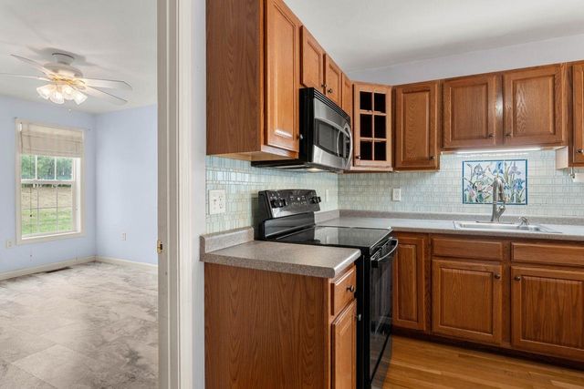 33 Brookview Road, Windham, NH 03087