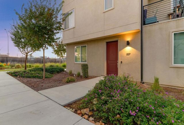 5276 Beahfront Cove Street 237, San Diego, CA 92154