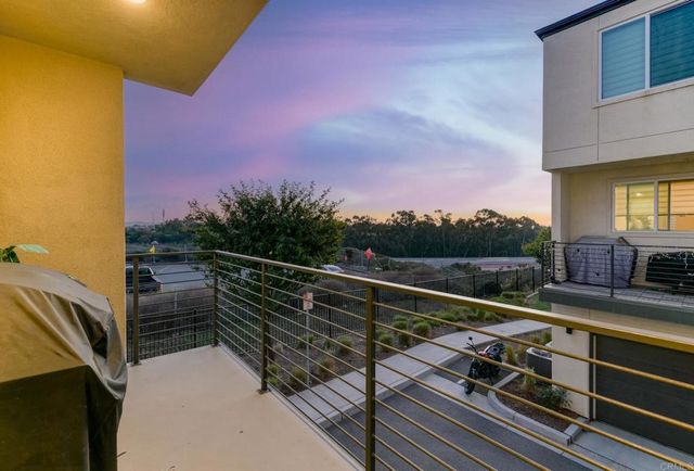 5276 Beahfront Cove Street 237, San Diego, CA 92154