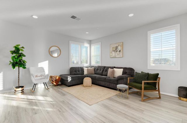 5276 Beahfront Cove Street 237, San Diego, CA 92154