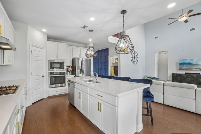 10120 Lakemont Drive, Fort Worth, TX 76131