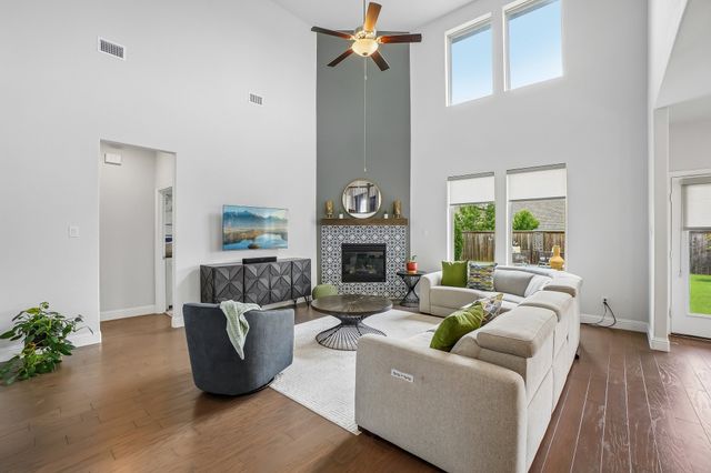 10120 Lakemont Drive, Fort Worth, TX 76131
