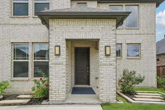 10120 Lakemont Drive, Fort Worth, TX 76131
