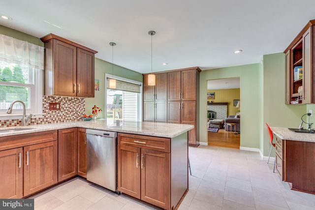 1113 SEA GULL LN, Cherry Hill, NJ 08003
