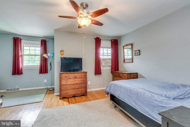1113 SEA GULL LN, Cherry Hill, NJ 08003