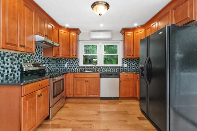 17 Churchill Rd, Winchester, MA 01890