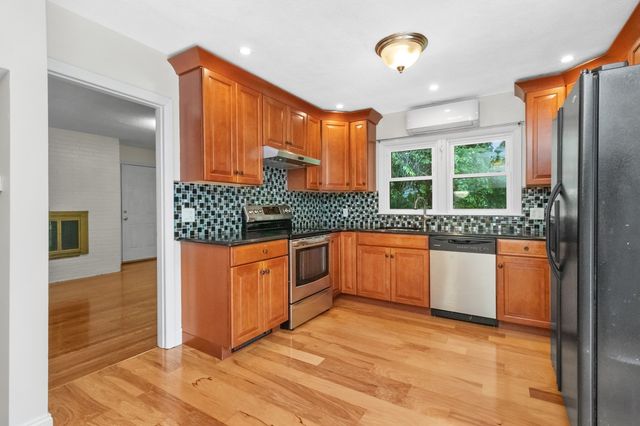 17 Churchill Rd, Winchester, MA 01890