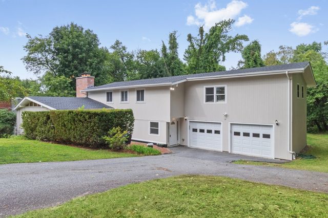 17 Churchill Rd, Winchester, MA 01890