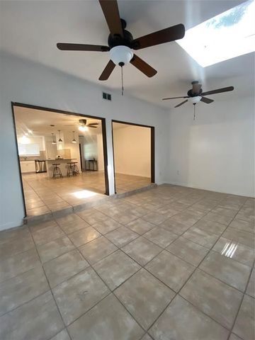 13 Canyon Oak Lane, The Woodlands, TX 77380