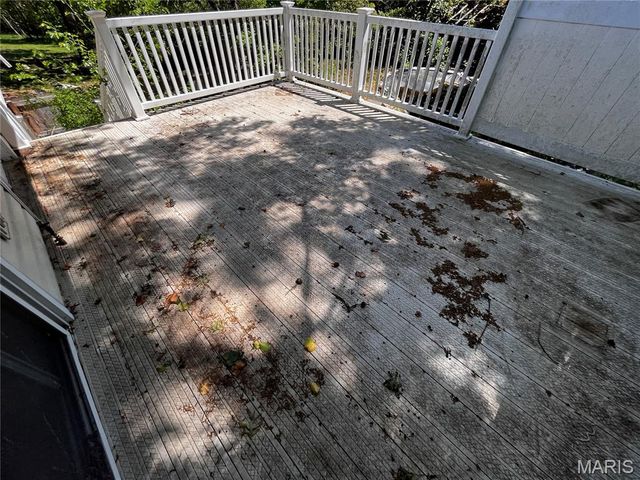 608 Agean Way, Ballwin, MO 63011
